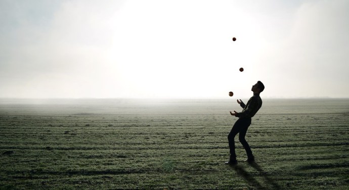 juggler-1216853_1280