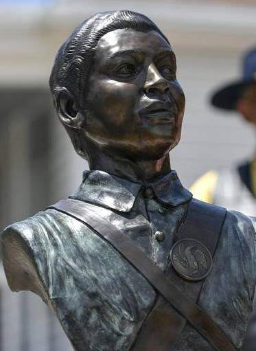 BUFFALOSTATUE ME 072216 DRE (6)